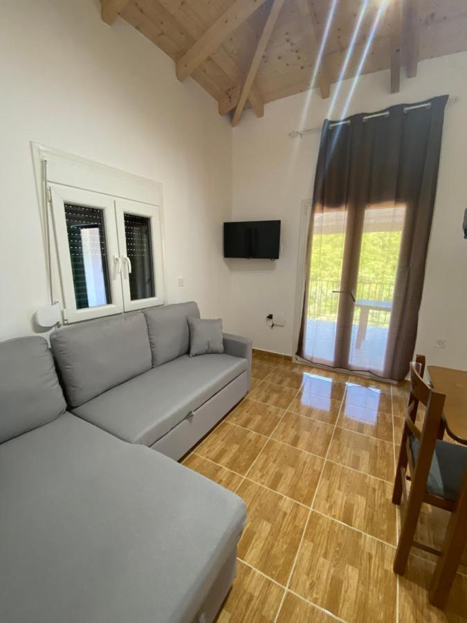 Babis Apartment Áyios Nikítas Exteriör bild