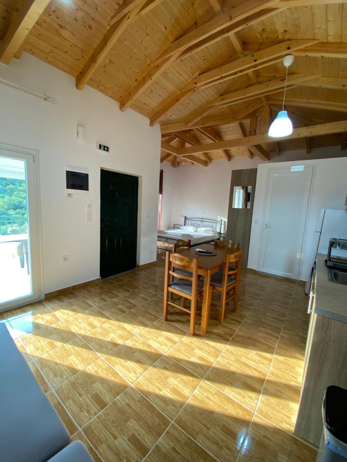 Babis Apartment Áyios Nikítas Exteriör bild